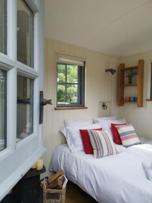 The Shepherd'S Hut @ Chichester Cottage Extérieur photo